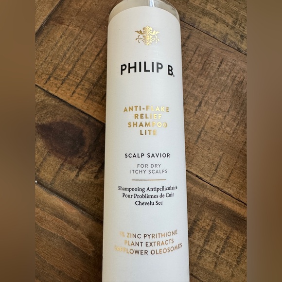 Philip B Anti-Flake Relief Shampoo Lite - Picture 2 of 3